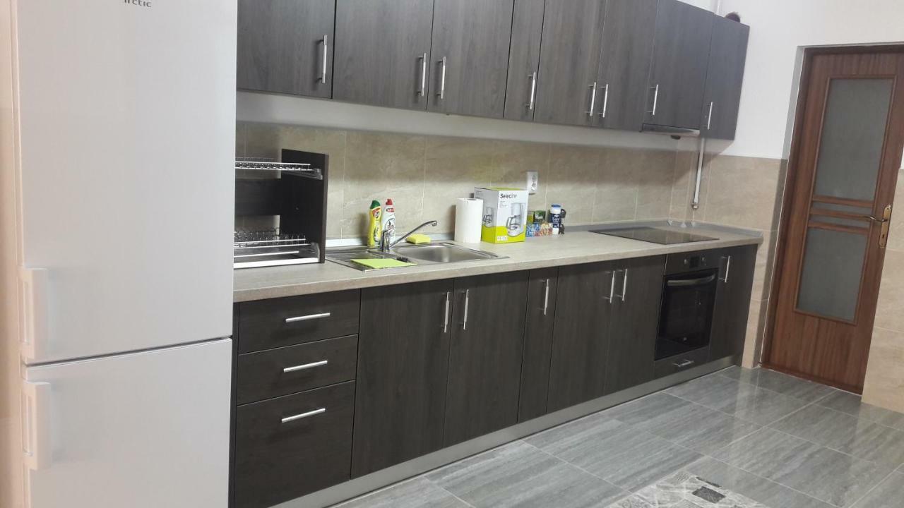 Travel Homzzz Apartments เตอร์กู-มูเรช ภายนอก รูปภาพ