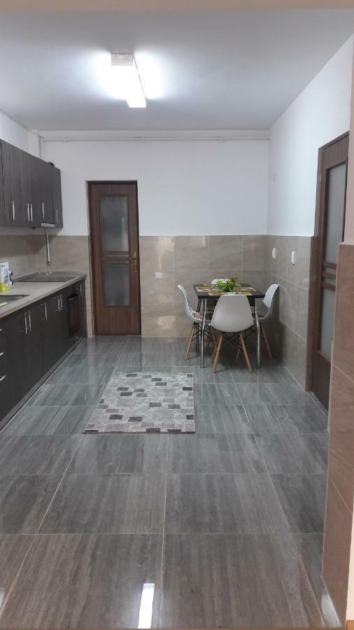 Travel Homzzz Apartments เตอร์กู-มูเรช ภายนอก รูปภาพ