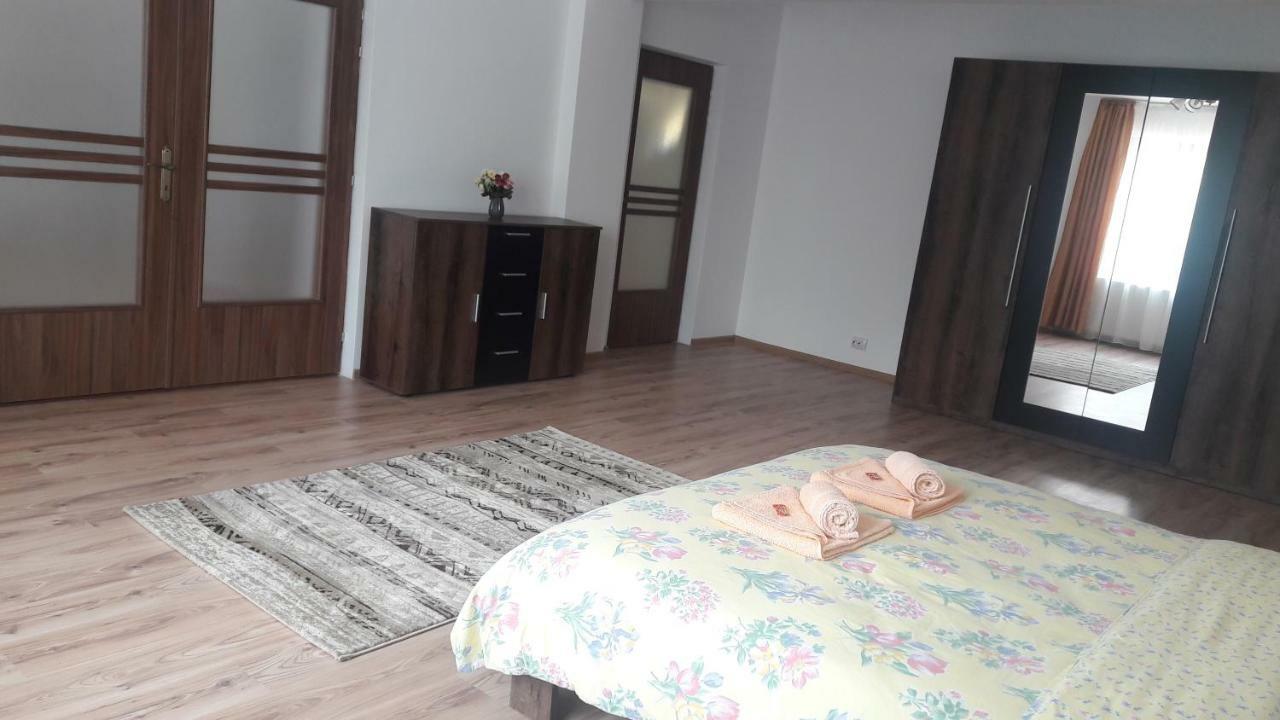 Travel Homzzz Apartments เตอร์กู-มูเรช ภายนอก รูปภาพ