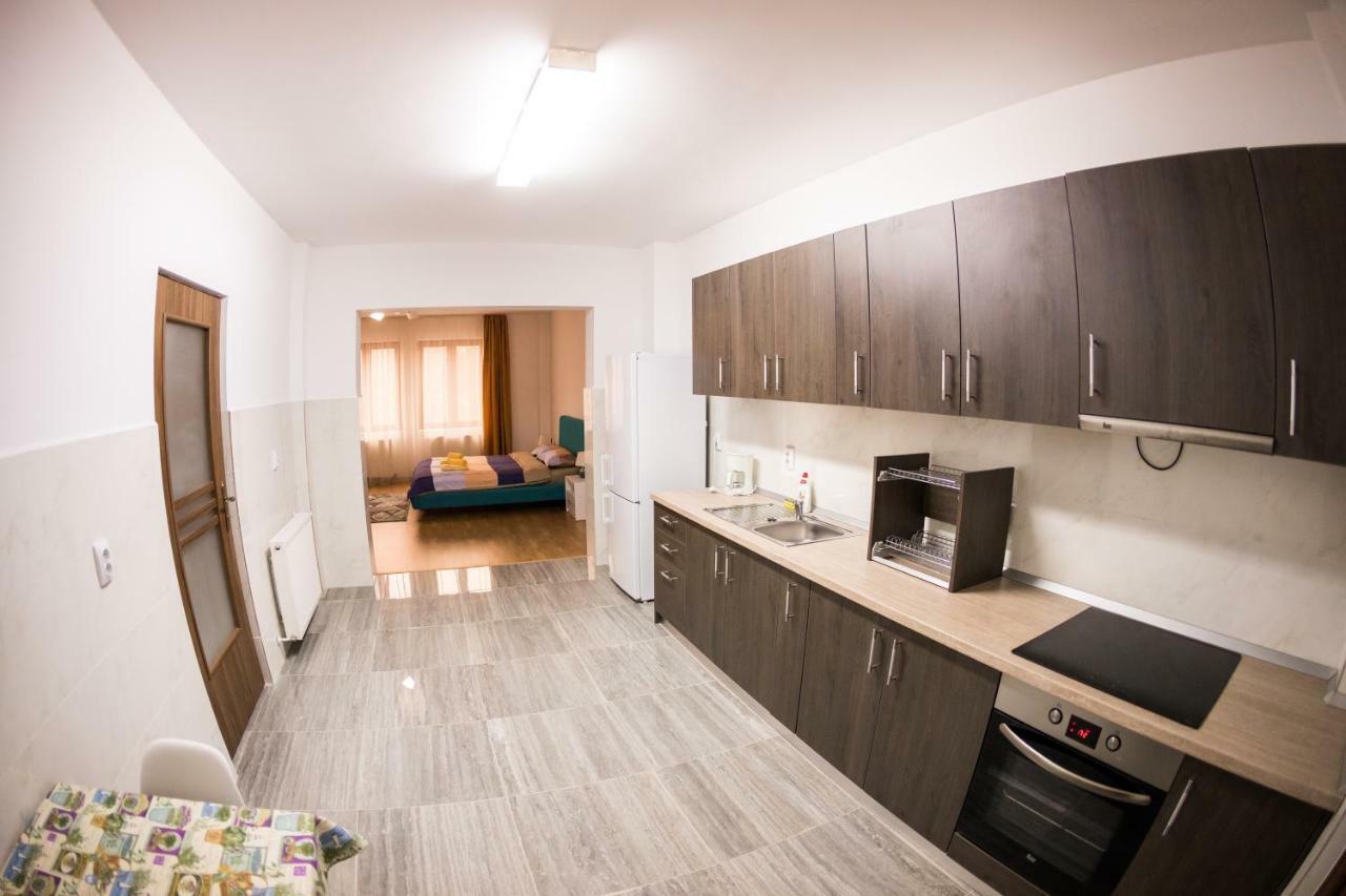 Travel Homzzz Apartments เตอร์กู-มูเรช ภายนอก รูปภาพ