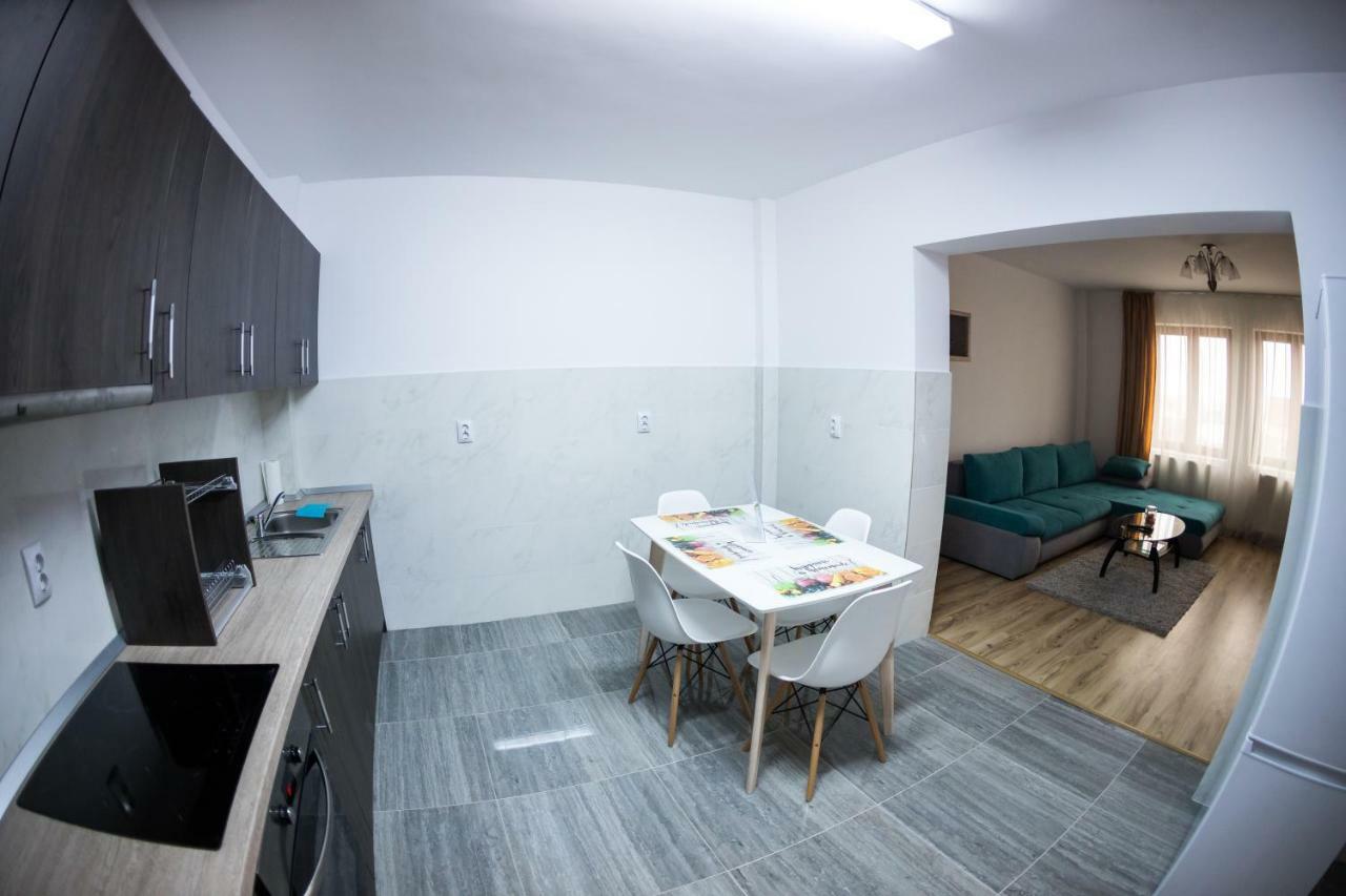 Travel Homzzz Apartments เตอร์กู-มูเรช ภายนอก รูปภาพ